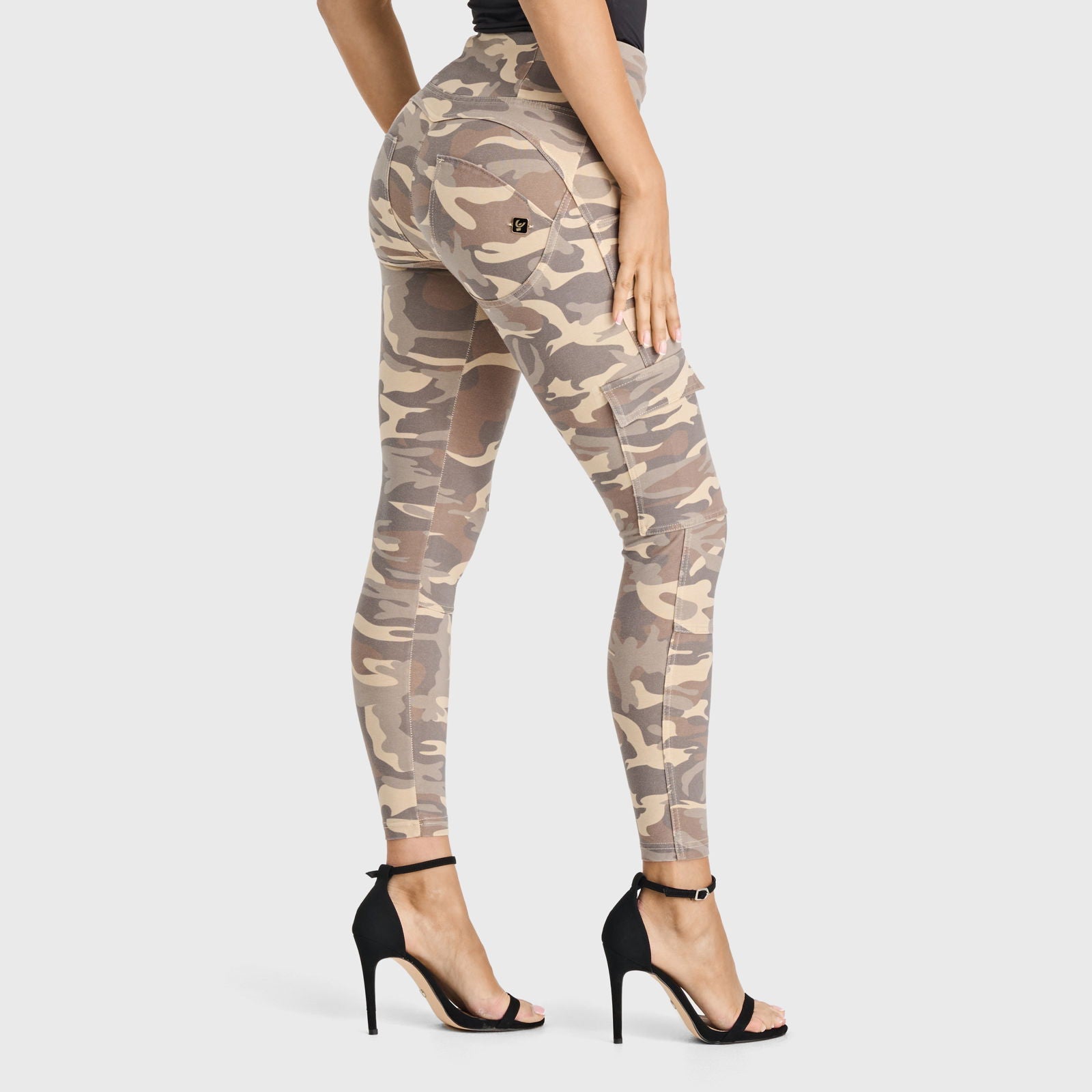 WR.UP® Cargo Fashion - High Waisted - 7/8 Length - Sand Camo 2