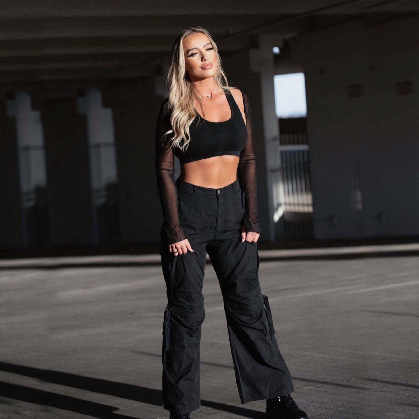 Cargo Pants - High Waisted - Full Length - Black 1