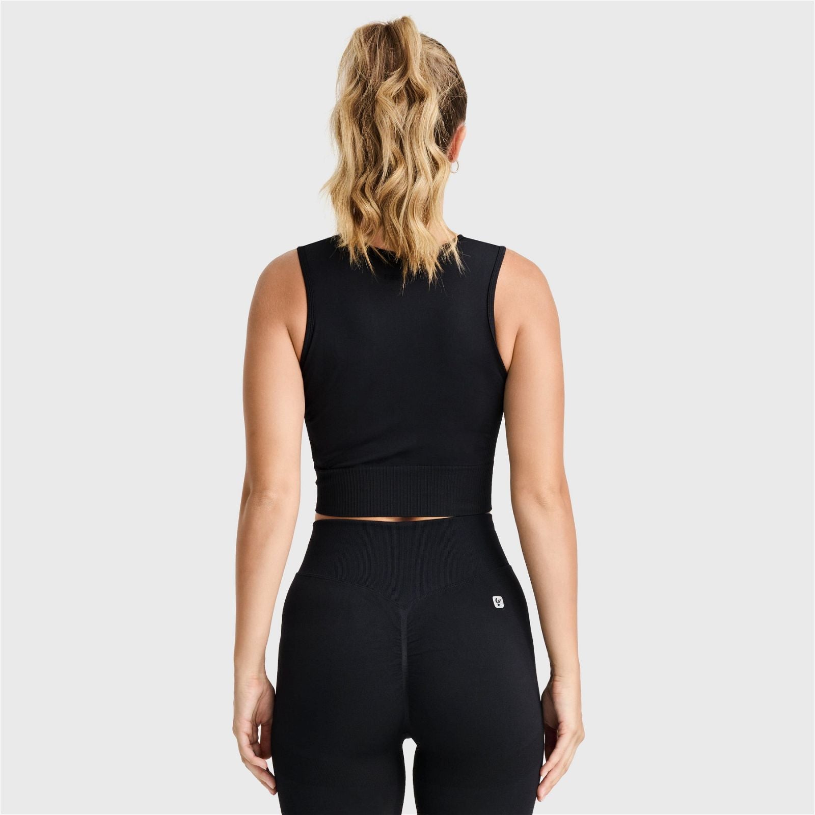 Seamless Cropped Singlet - Black 3