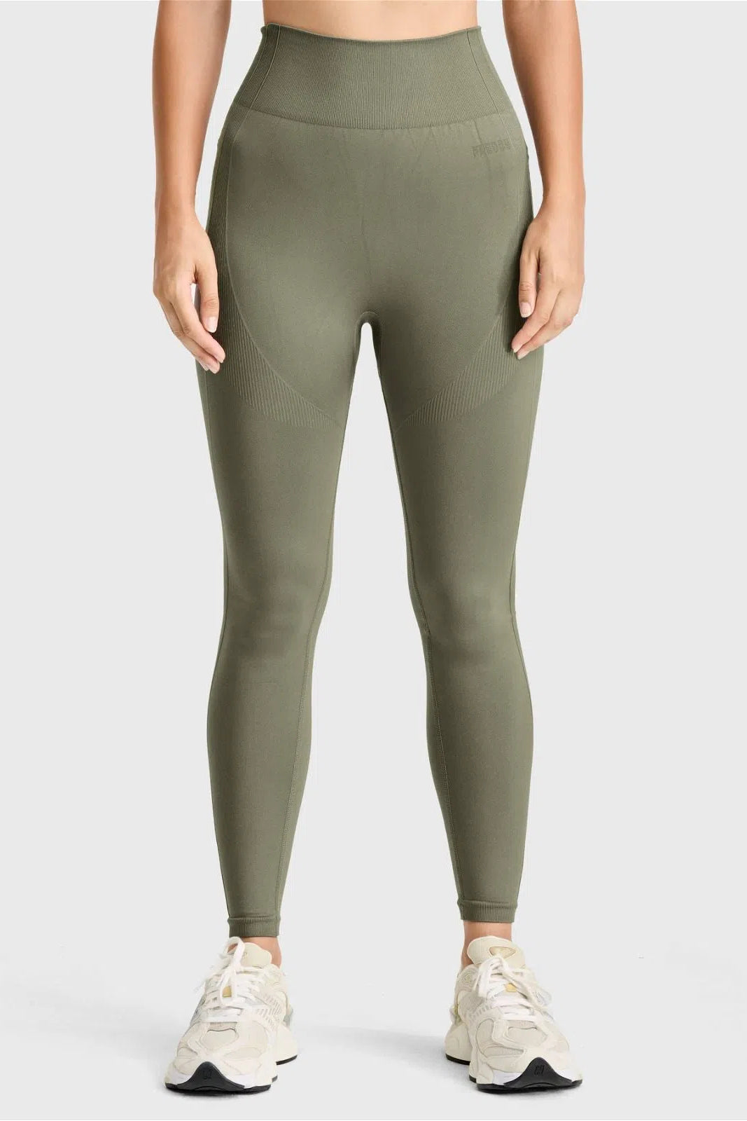 Seamless Active Leggings - High Waisted - 7/8 Length - Military Green 3