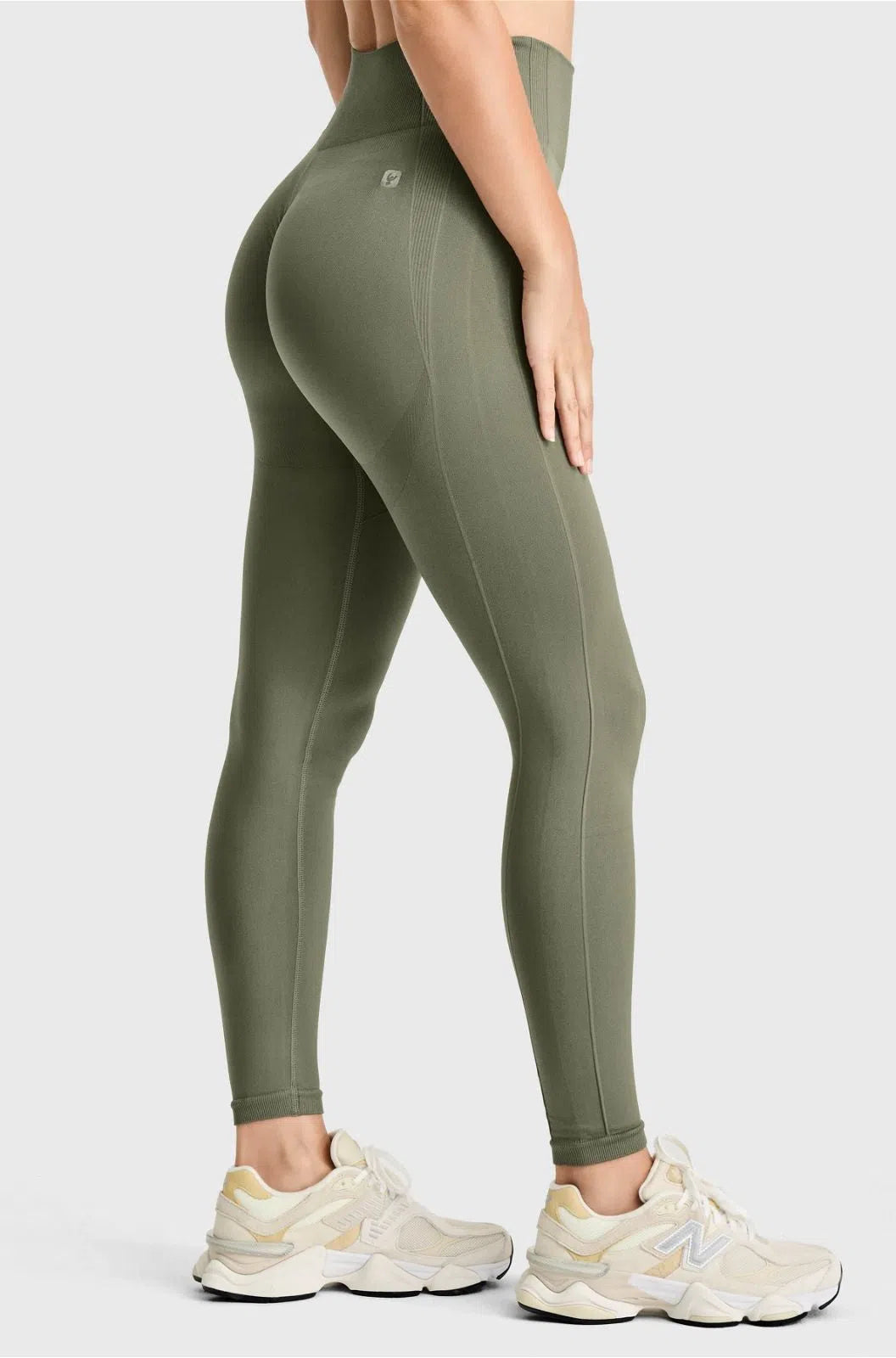 Seamless Active Leggings - High Waisted - 7/8 Length - Military Green