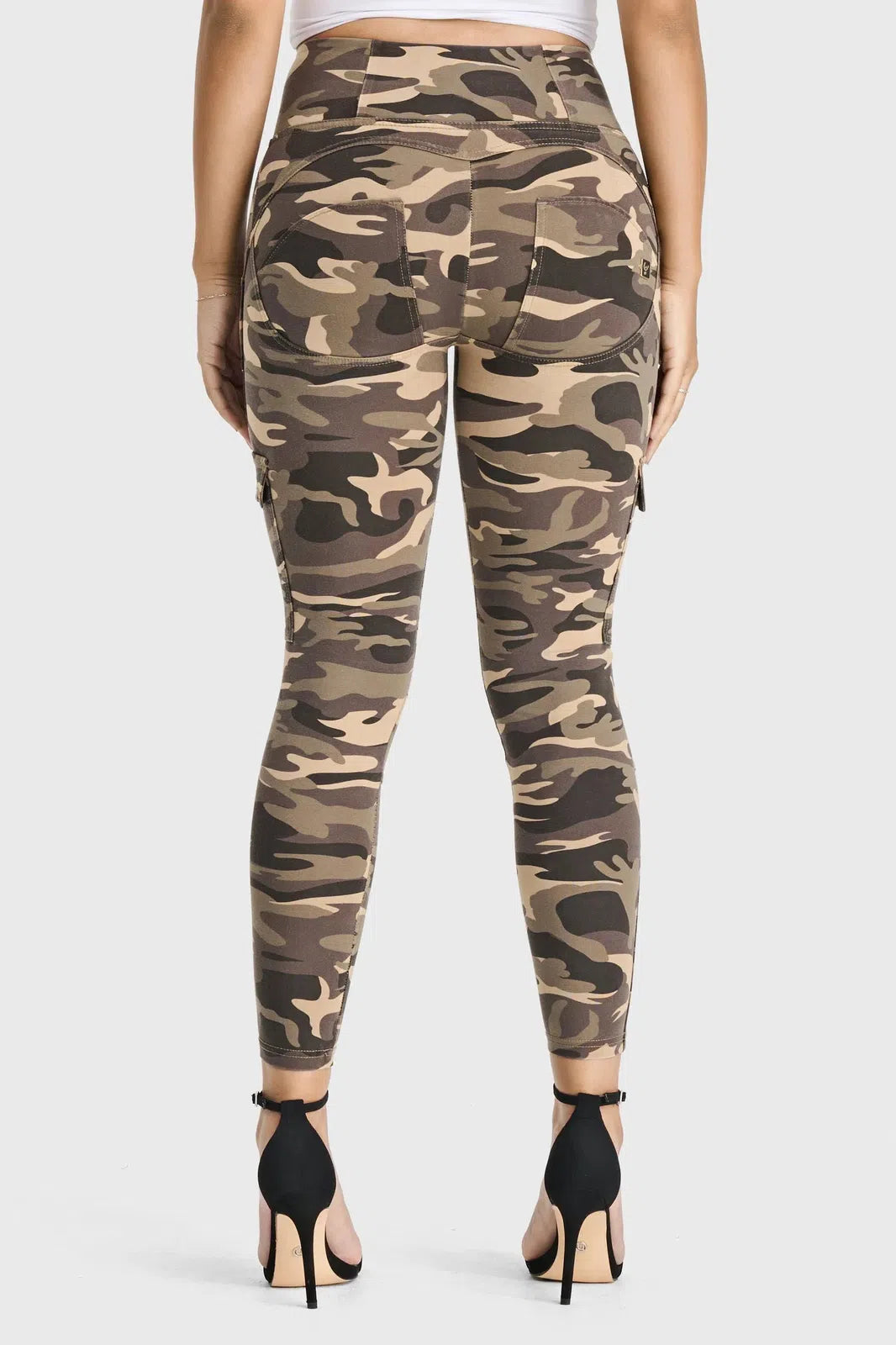 WR.UP® Cargo Fashion - High Waisted - 7/8 Length - Brown Camo 3