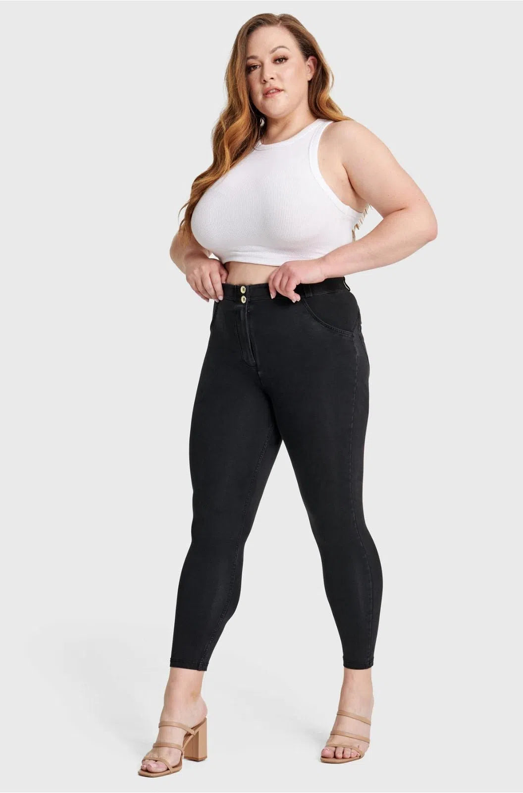 WR.UP® Curvy Denim - High Waisted - 7/8 Length - Black + Black Stitching