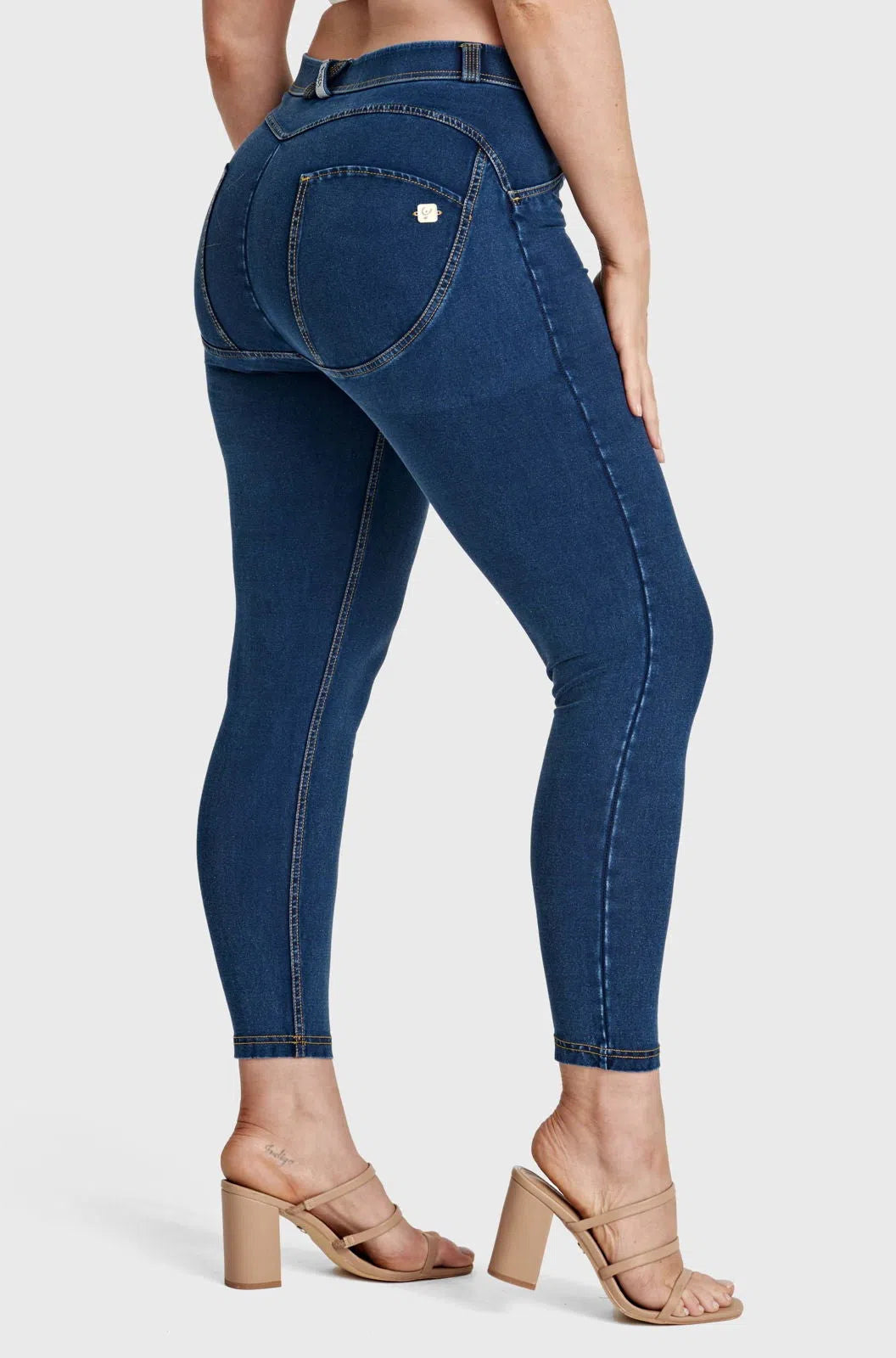 WR.UP® Curvy Denim - High Waisted - 7/8 Length - Dark Blue + Yellow Stitching