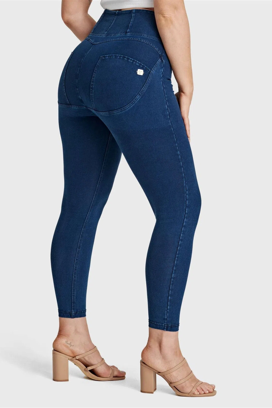 WR.UP® Curvy Denim - Zip High Waisted - 7/8 Length - Dark Blue + Blue Stitching 1