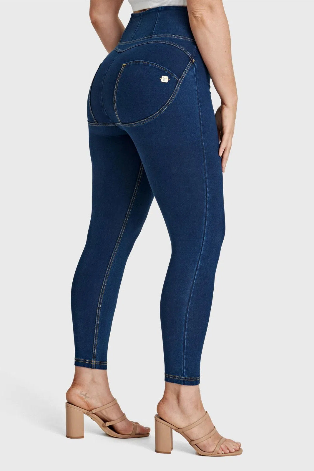 WR.UP® Curvy Denim - Zip High Waisted - 7/8 Length - Dark Blue + Yellow Stitching 1