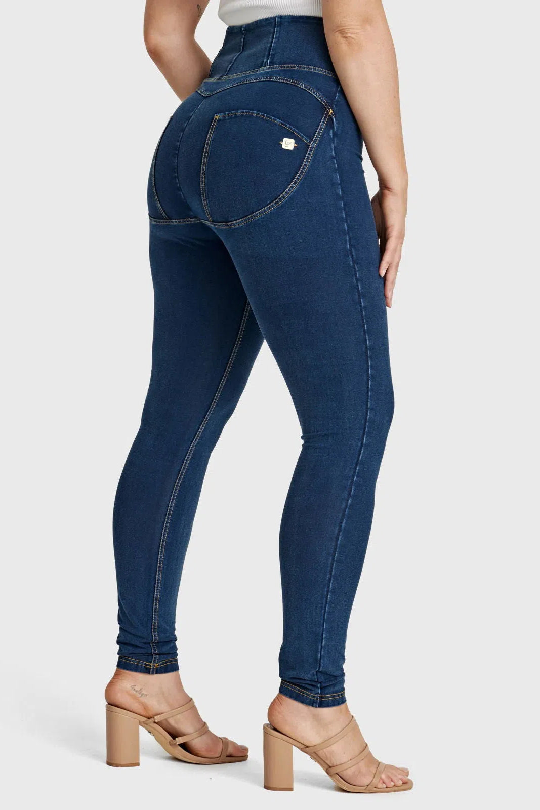 WR.UP® Curvy Denim - Zip High Waisted - Full Length - Dark Blue + Yellow Stitching 1