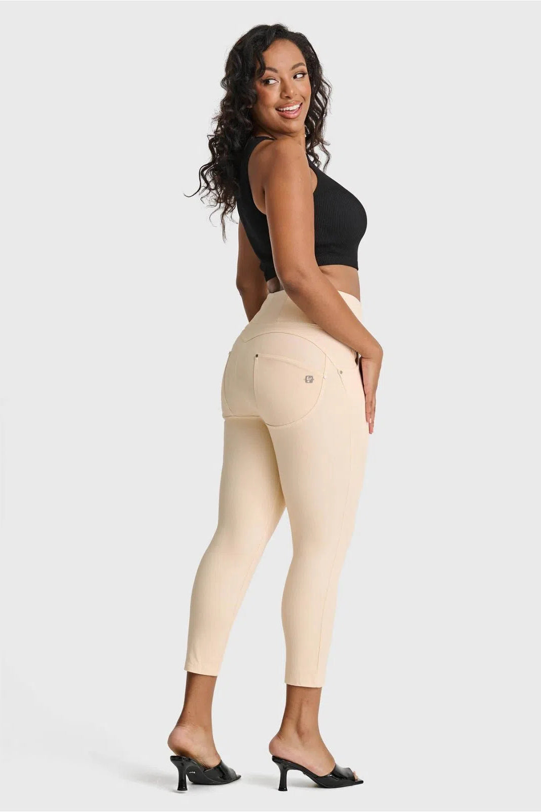 WR.UP® SNUG Curvy Jeans - High Waisted - 7/8 Length - Ivory 3