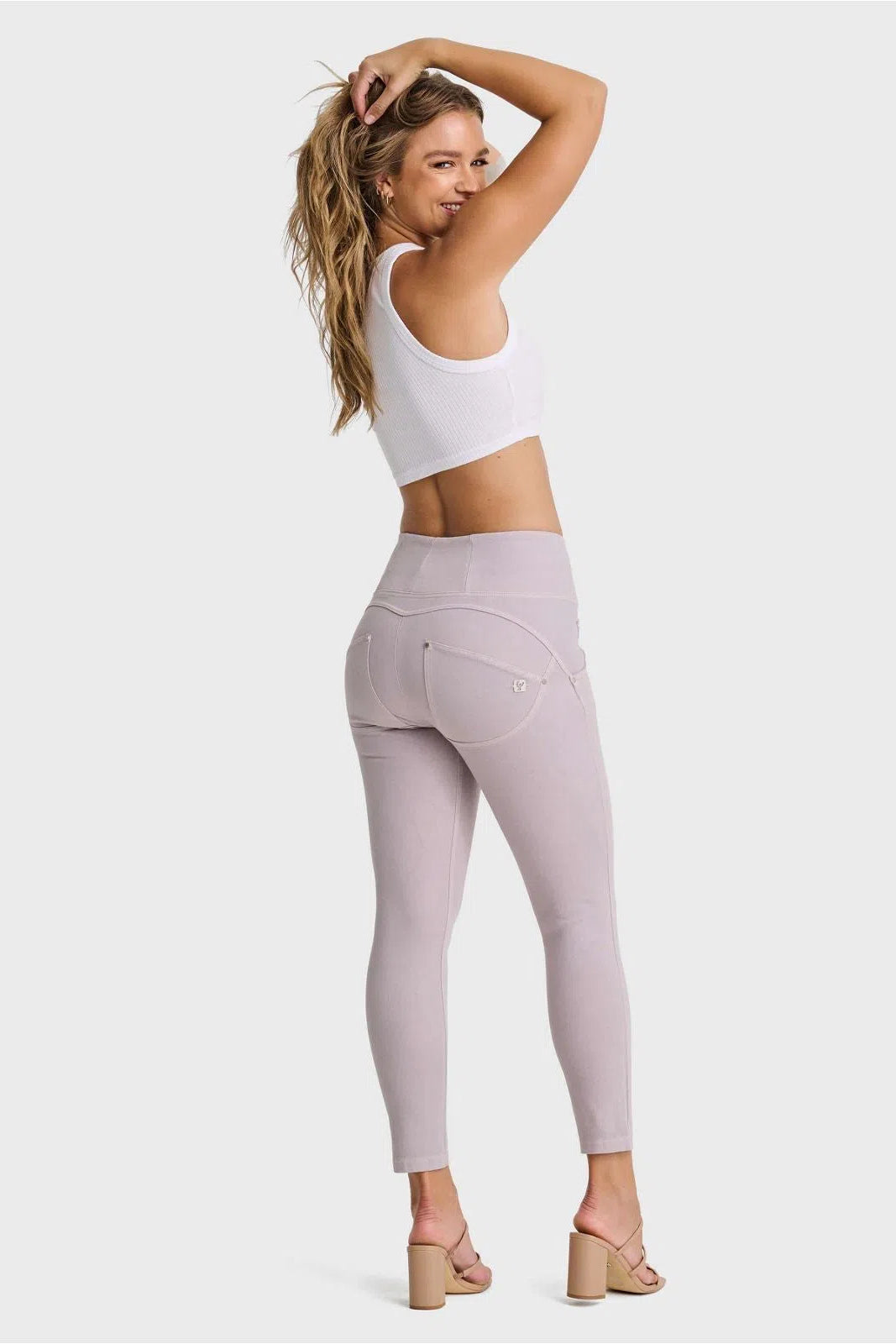 WR.UP® SNUG Jeans - High Waisted - 7/8 Length - Light Grey 3