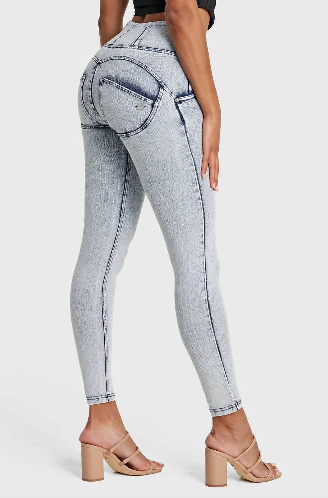 WR.UP® SNUG Jeans - High Waisted - Full Length - Acid Wash