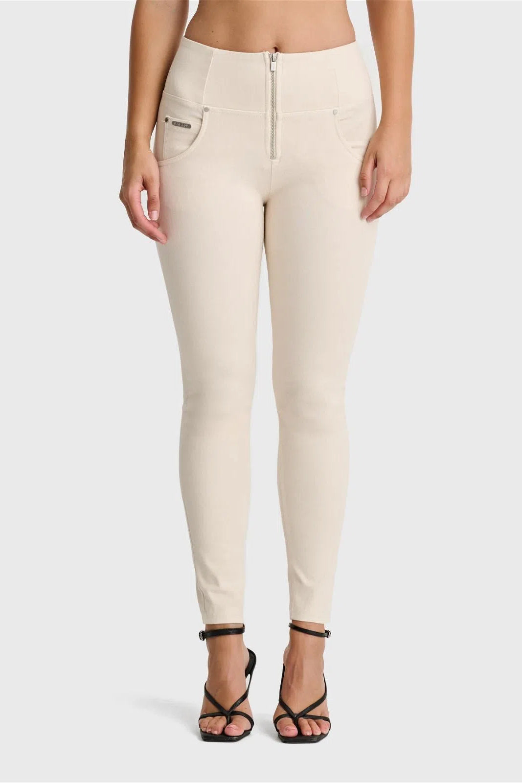 WR.UP® SNUG Jeans - High Waisted - Full Length - Ivory 3